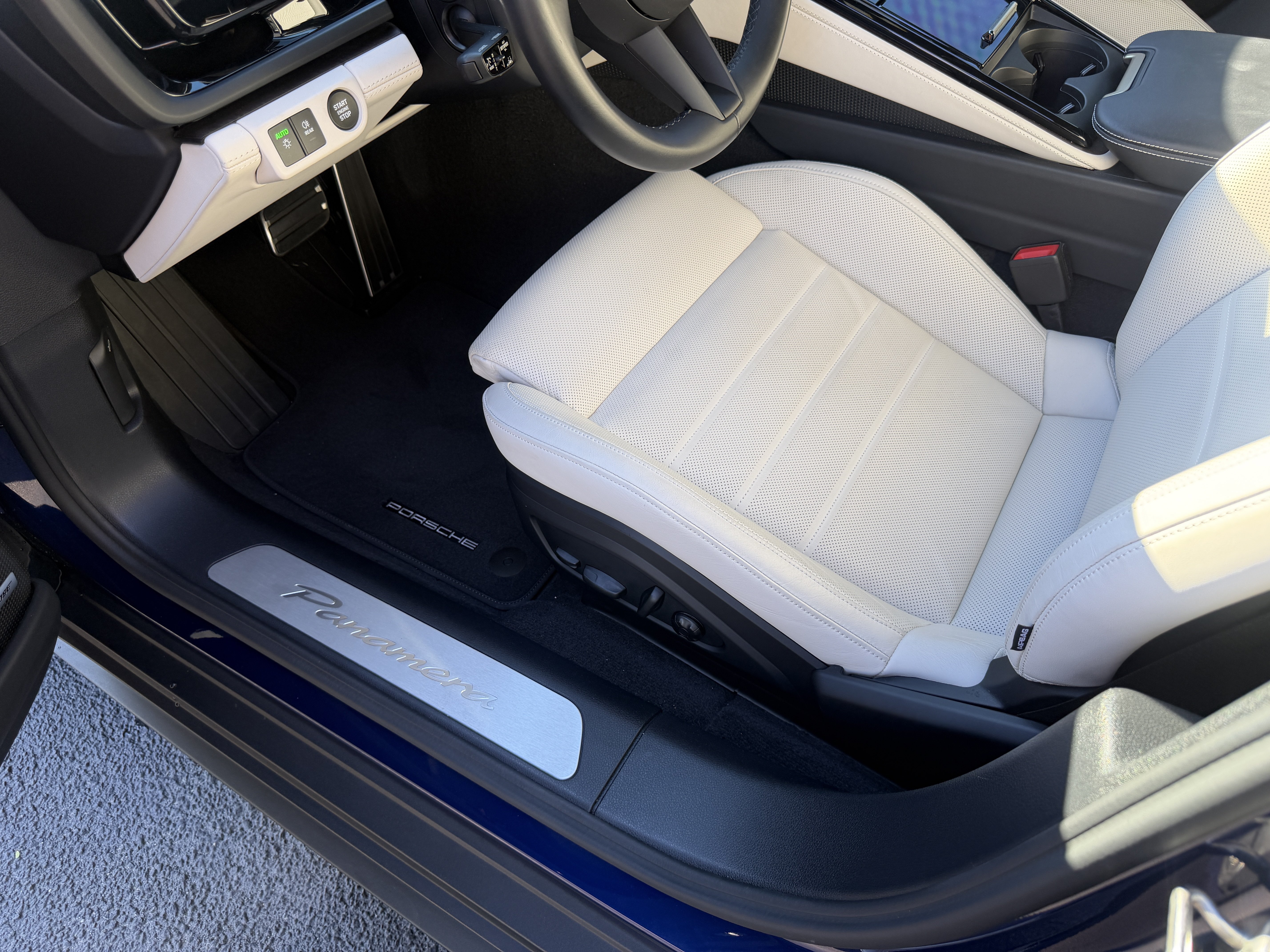 Certified 2024 Porsche Panamera RWD image 17