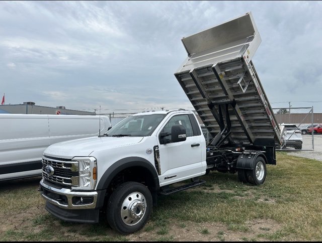New 2025 Ford F550 4x4 Regular Cab Super Duty image 13