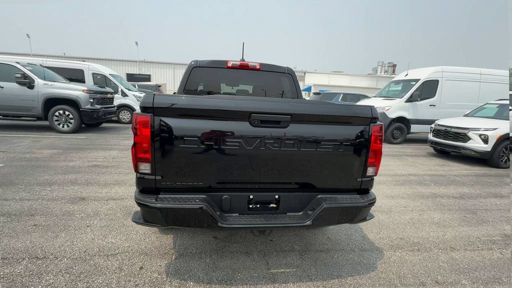 Used 2023 Chevrolet Colorado LT AWD/4WD image 7