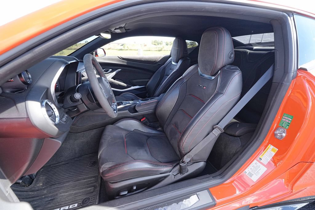 Used 2019 Chevrolet Camaro ZL1 RWD image 21
