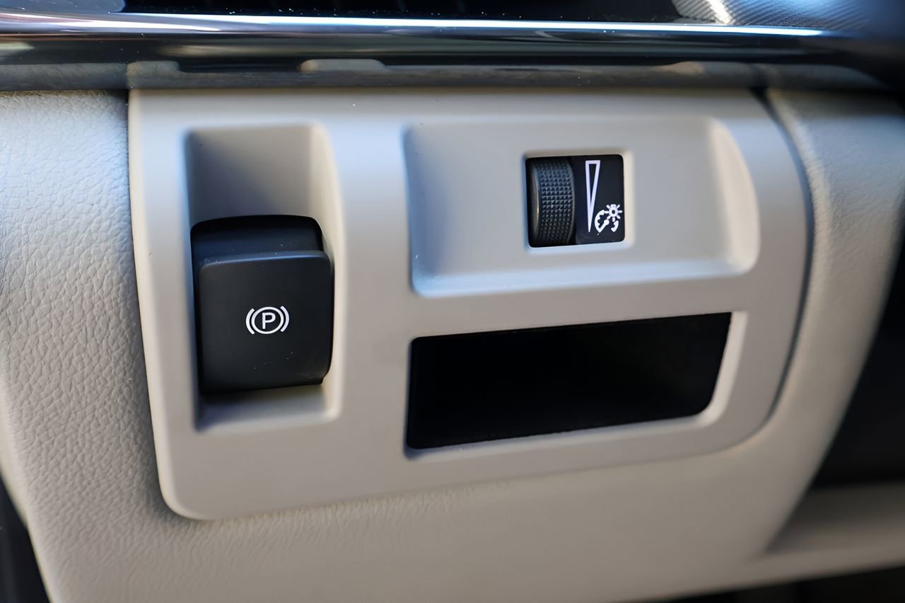 Used 2018 Cadillac CTS Sedan w/ Seating Package RWD image 18