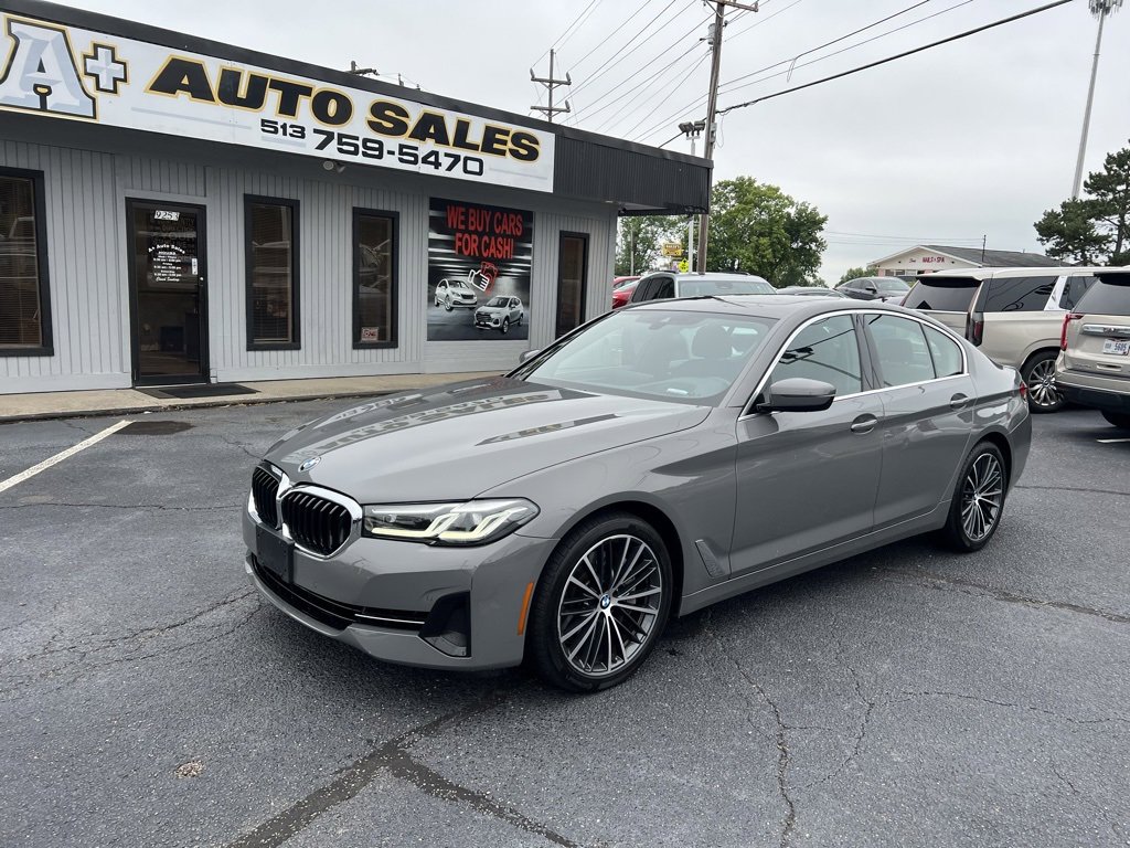 Used 2022 BMW 540i xDrive w/ Premium Package image 2