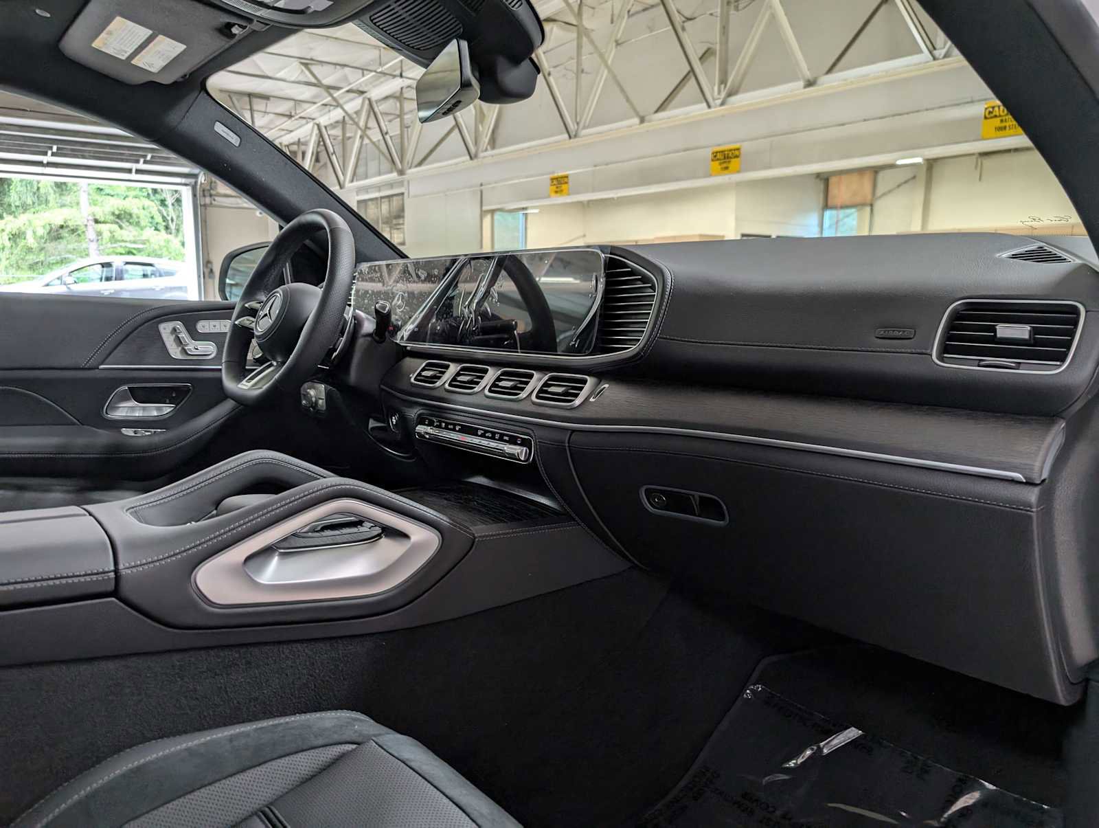 New 2025 Mercedes-Benz GLE 53 AMG 4MATIC Coupe image 12