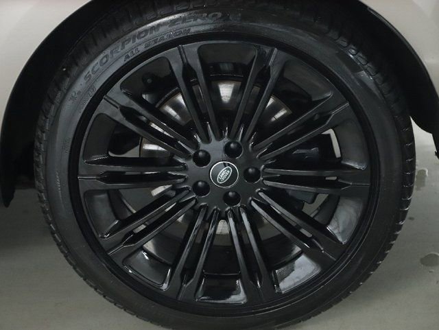 Used 2023 Land Rover Range Rover SE image 40