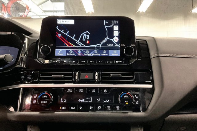 Used 2025 Nissan Pathfinder Platinum AWD/4WD image 31