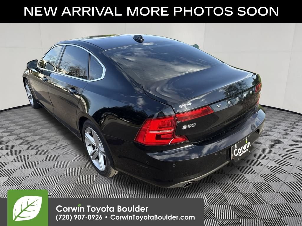 Used 2018 Volvo S90 T5 Momentum w/ Convenience Package FWD image 5