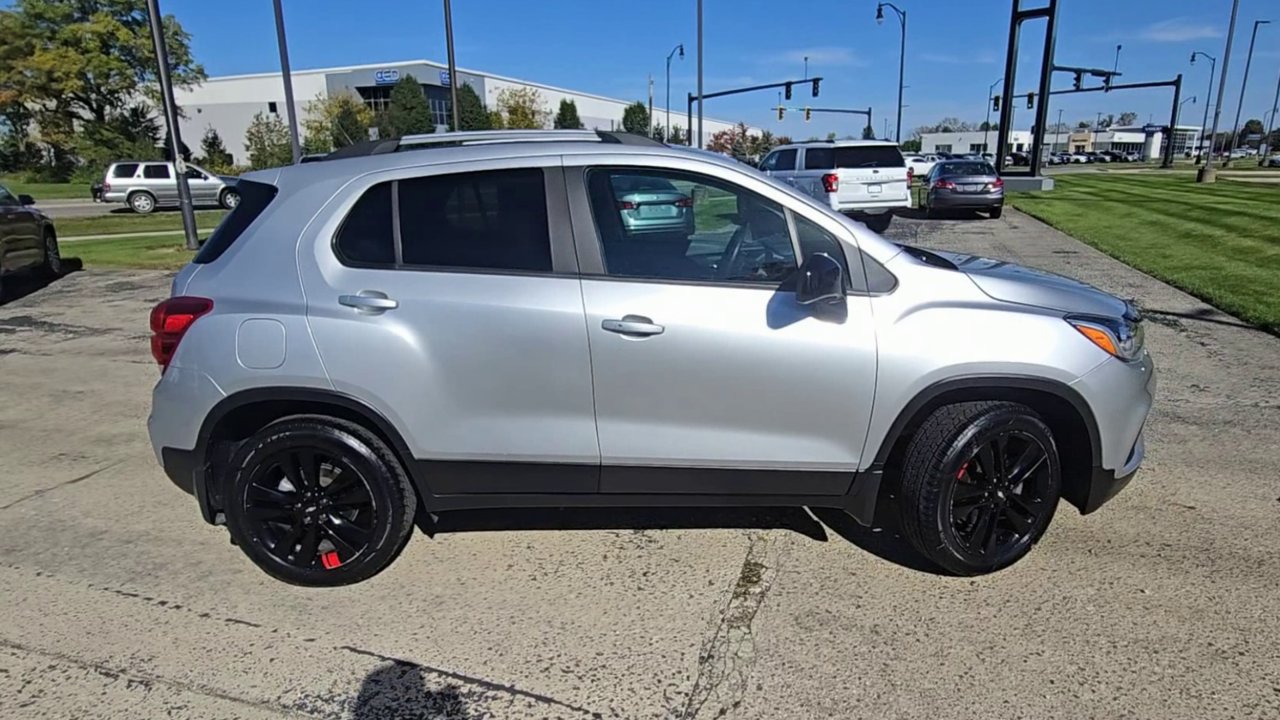 Certified 2021 Chevrolet Trax LT w/ Redline Edition AWD/4WD image 11