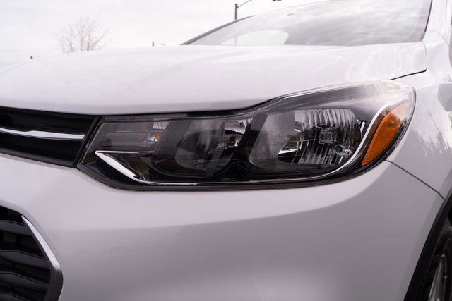 Used 2022 Chevrolet Trax LS w/ Tint and Cruise Package image 35