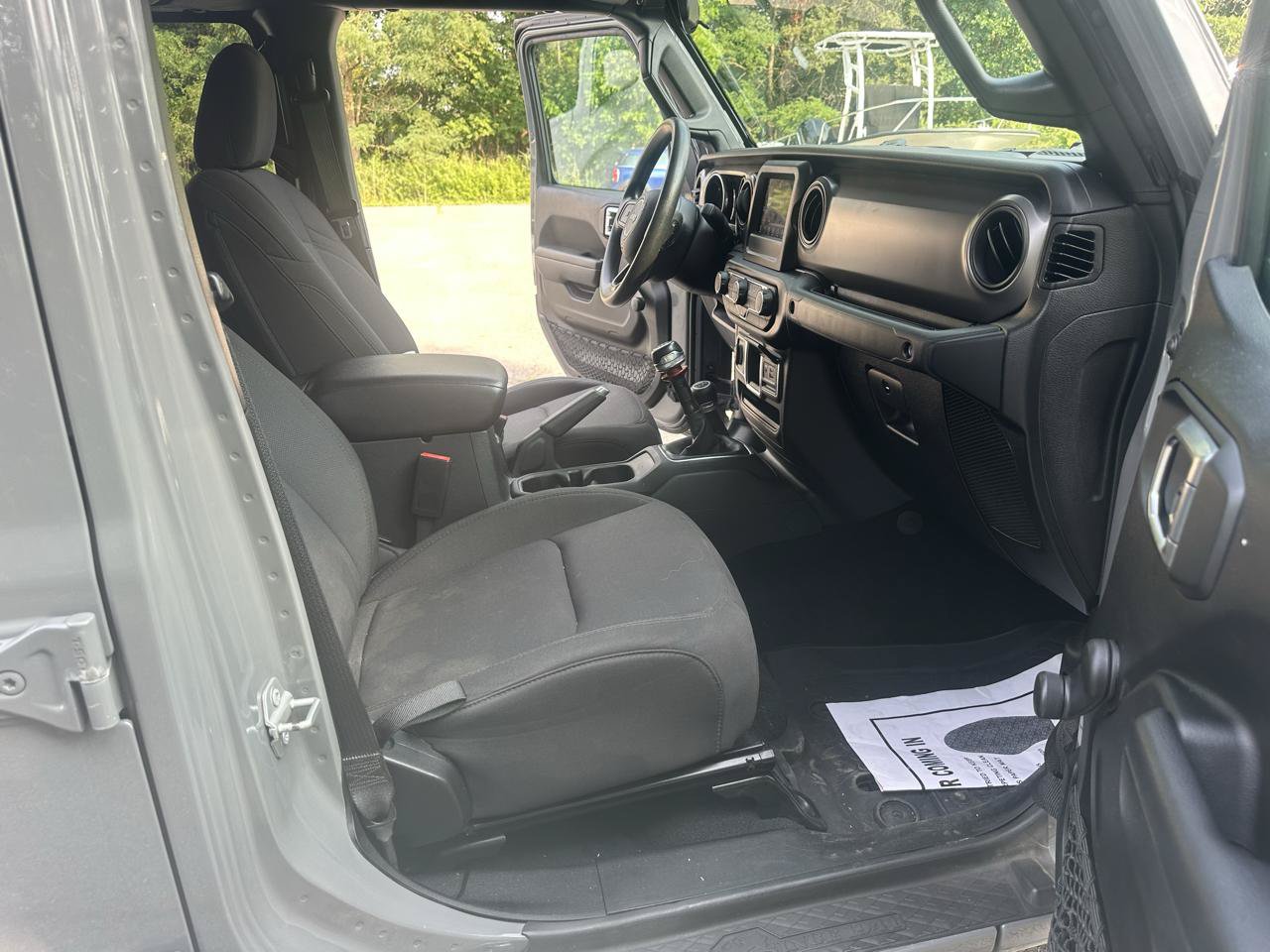 Used 2022 Jeep Gladiator Sport AWD/4WD image 14