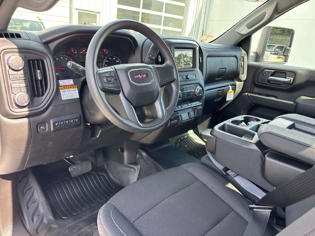 Used 2025 GMC Sierra 3500 Pro w/ Convenience Package AWD/4WD image 12