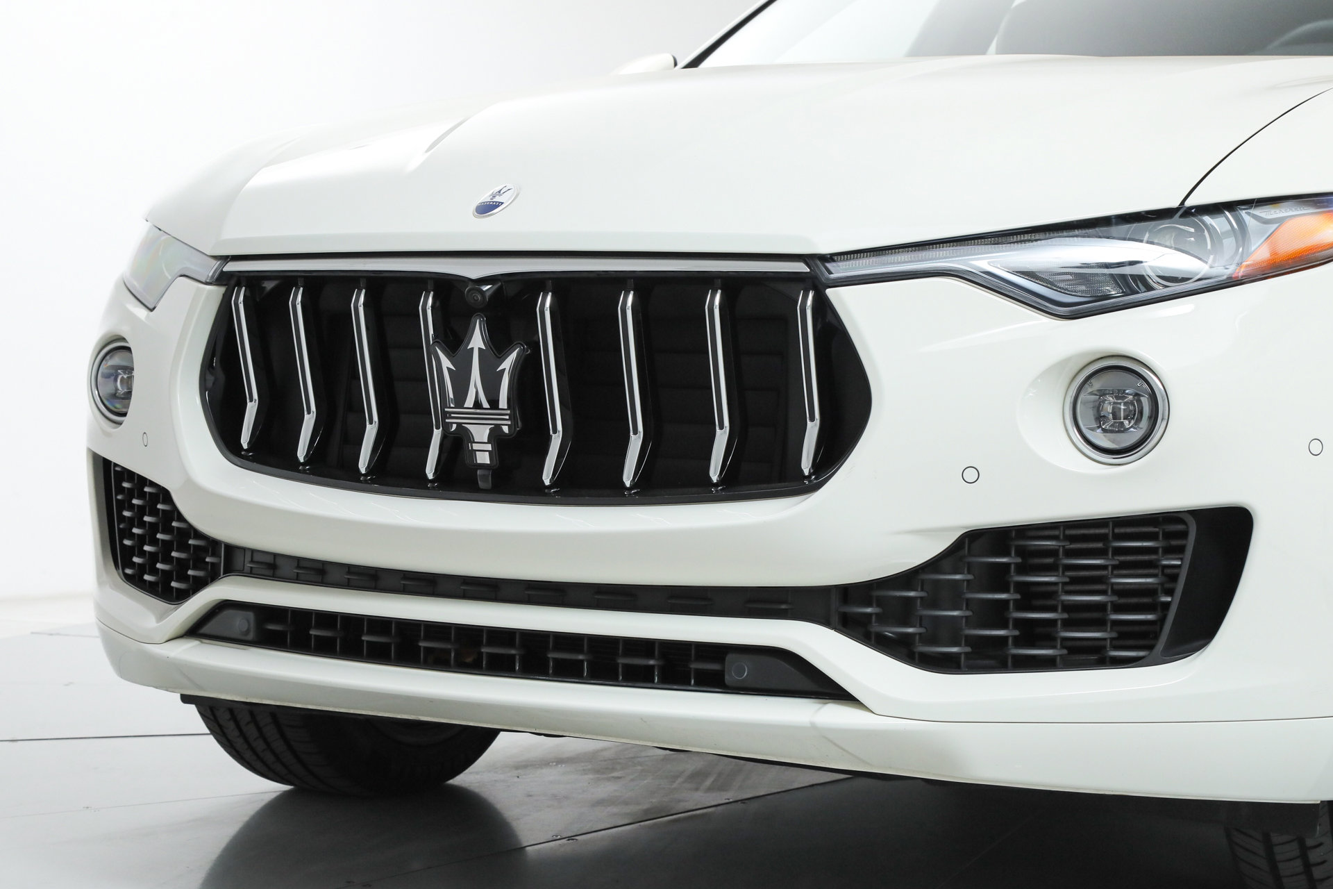 Certified 2023 Maserati Levante GT image 9