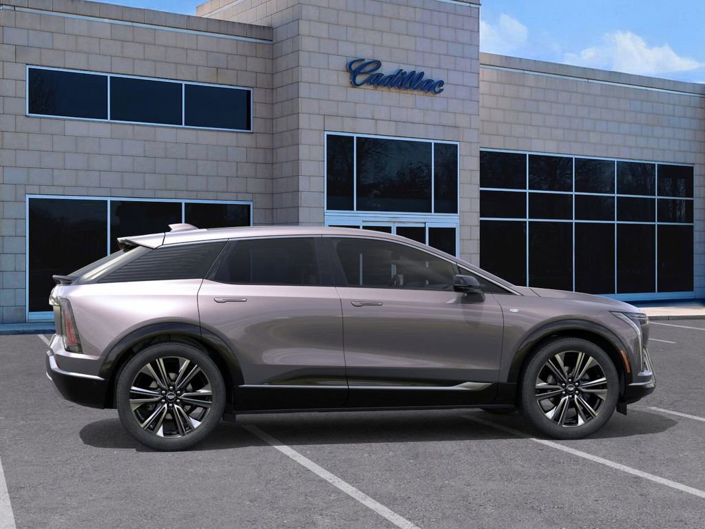 New 2026 Cadillac Optiq Luxury 2 image 5