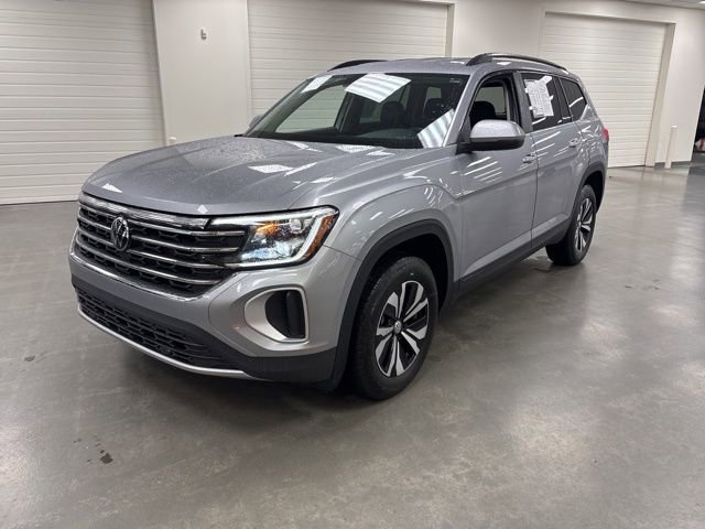 Used 2024 Volkswagen Atlas SE image 4