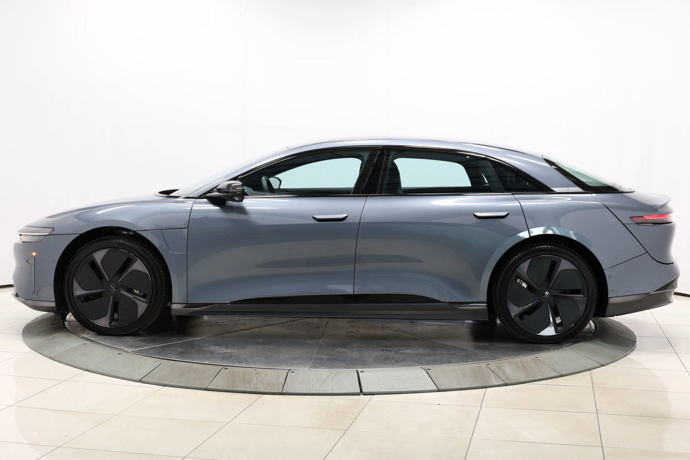 Used 2024 Lucid Air Pure image 8