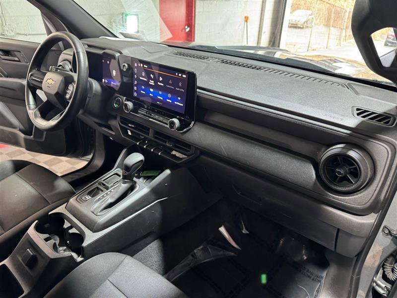 Used 2023 Chevrolet Colorado W/T RWD image 14