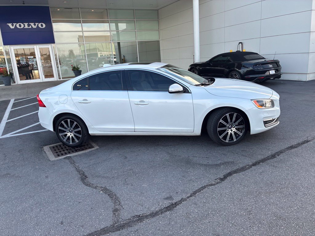 Used 2017 Volvo S60 T5 Inscription Platinum w/ Climate Package AWD/4WD image 3