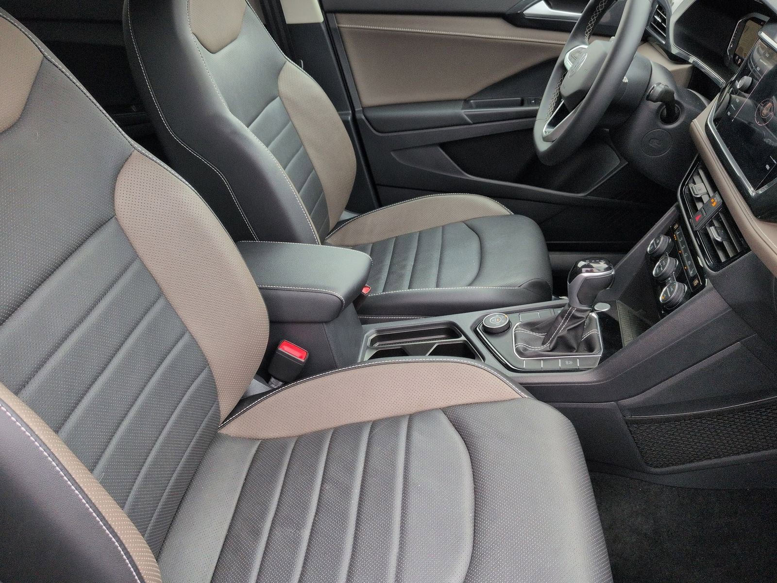 Used 2022 Volkswagen Taos SEL image 33