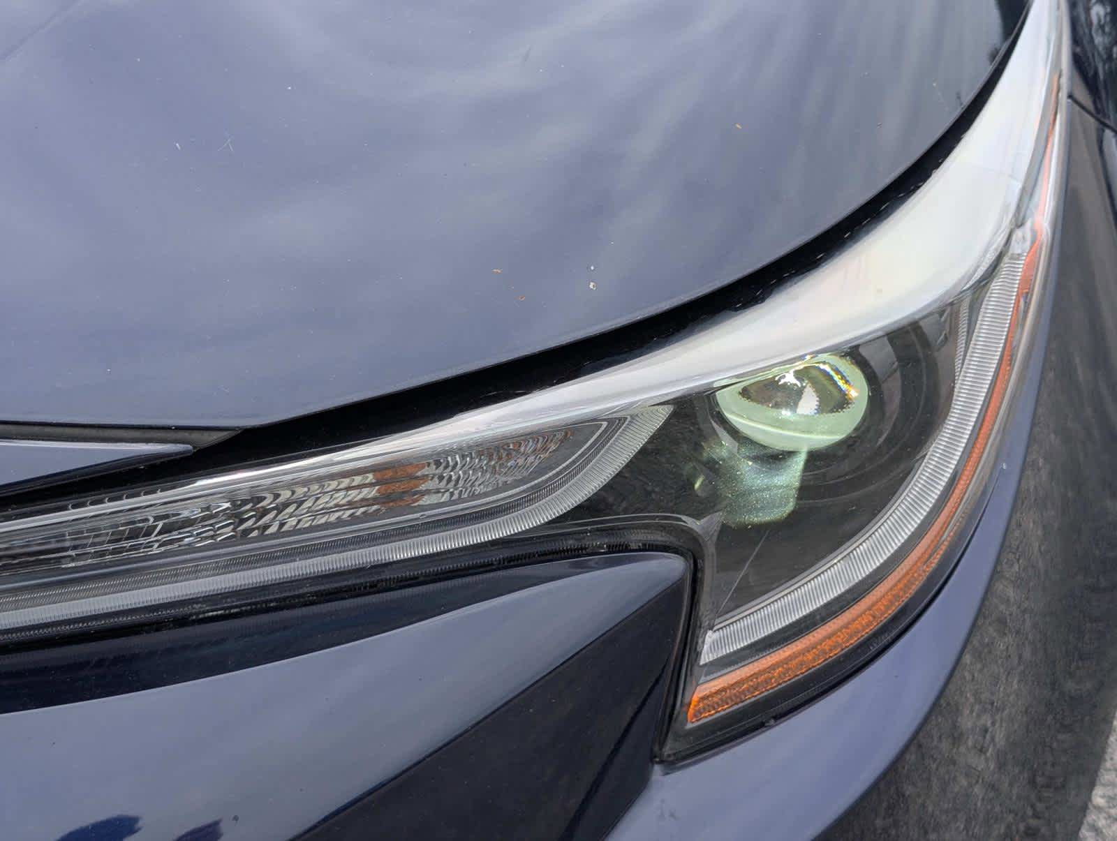 Used 2021 Toyota Corolla LE FWD image 3