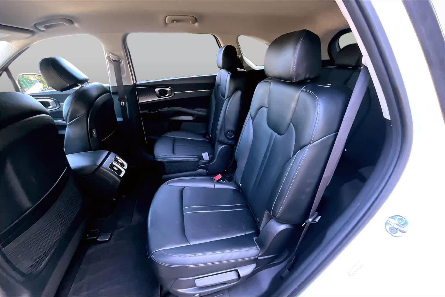 Used 2023 Kia Sorento EX AWD/4WD image 19