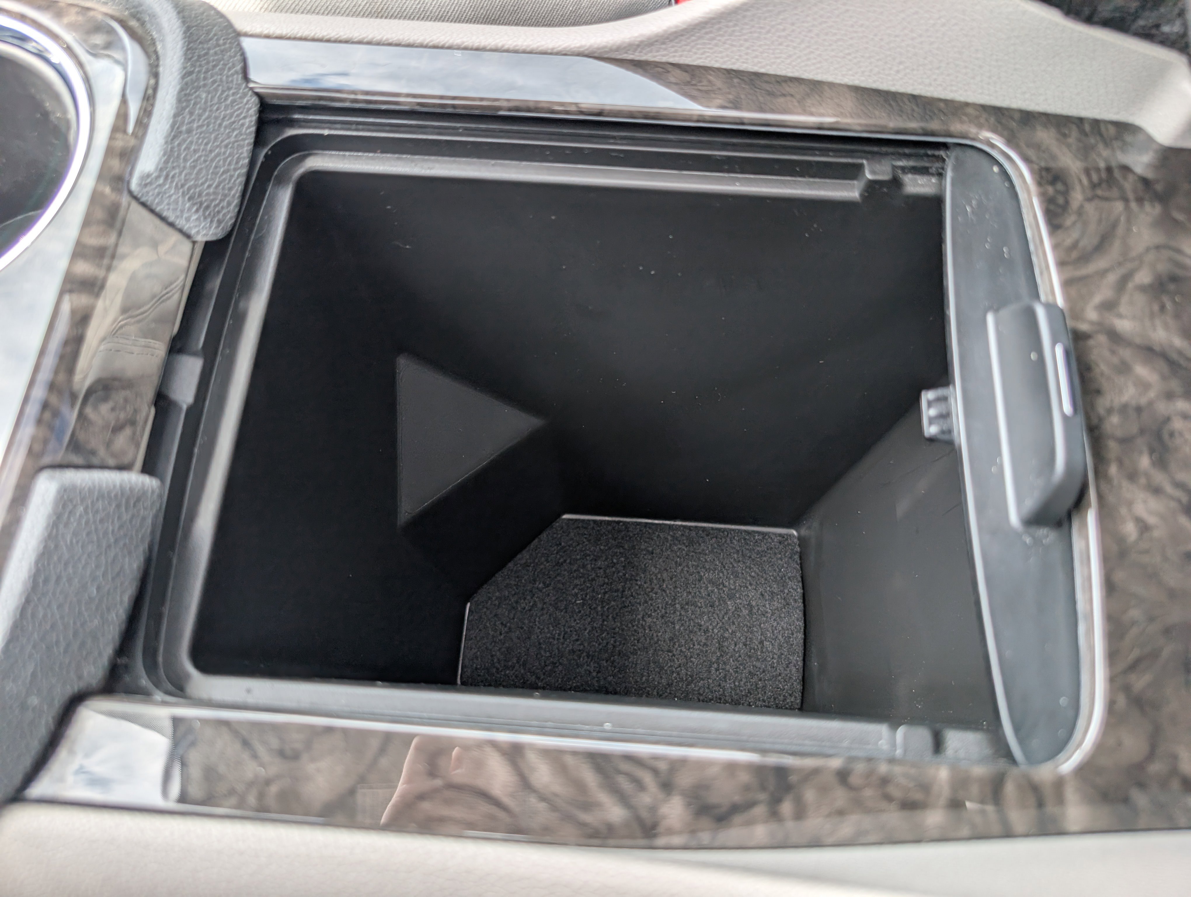 Used 2011 GMC Acadia Denali FWD image 24