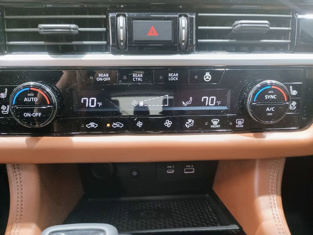 Used 2023 Nissan Pathfinder Platinum image 18