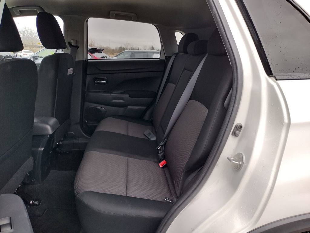 Used 2017 Mitsubishi Outlander Sport ES image 12