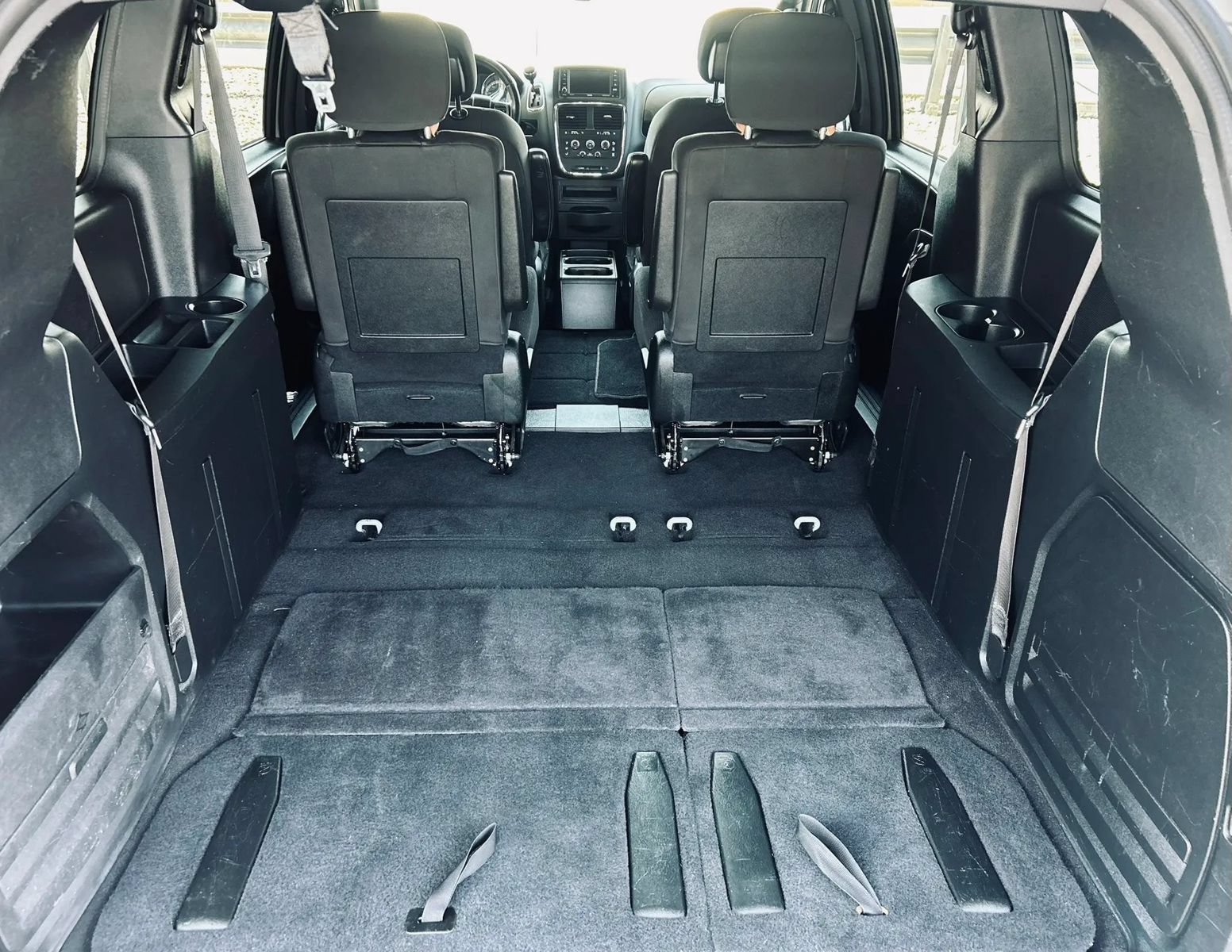 Used 2018 Dodge Grand Caravan SE FWD image 26