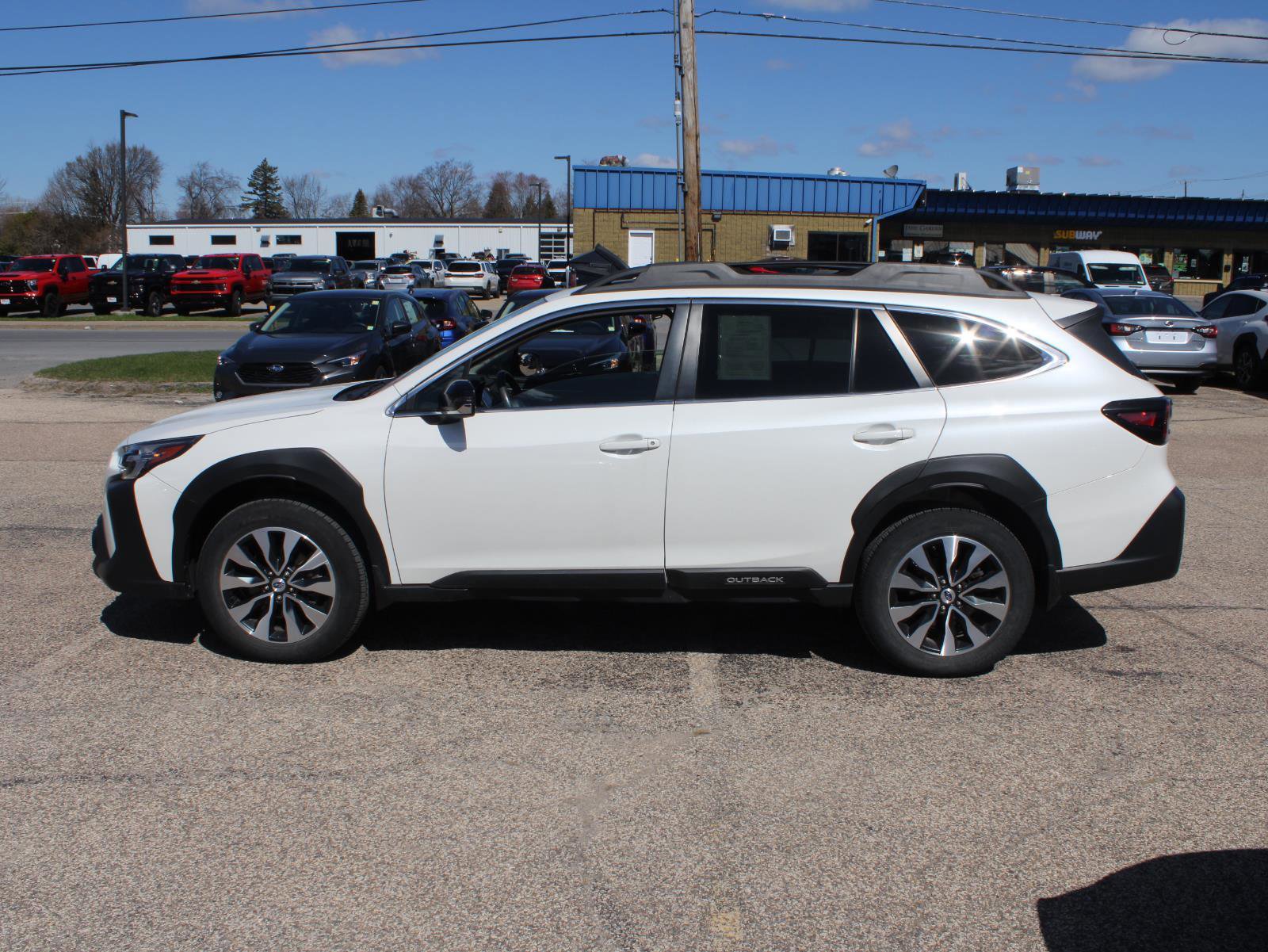 Used 2023 Subaru Outback Limited AWD/4WD image 5