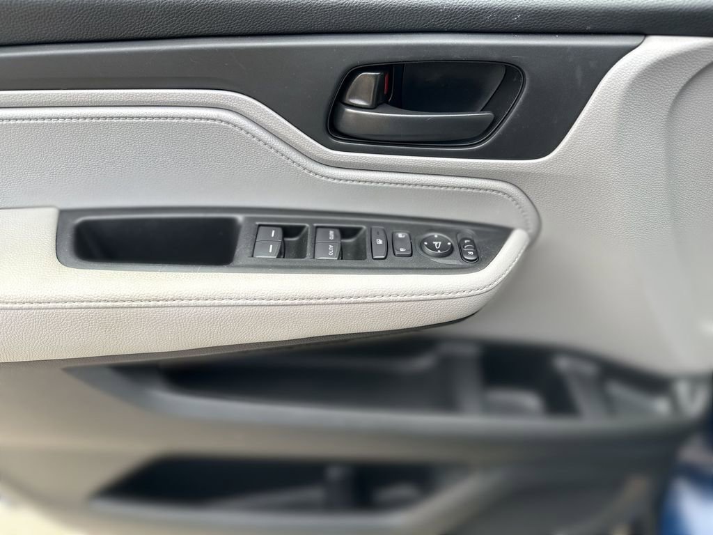 Used 2019 Honda Odyssey LX image 15