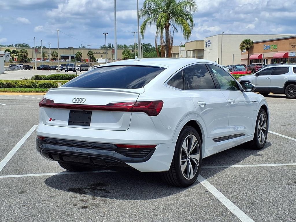 Used 2024 Audi Q8 e-tron Premium Plus w/ Premium Plus Package AWD/4WD image 7