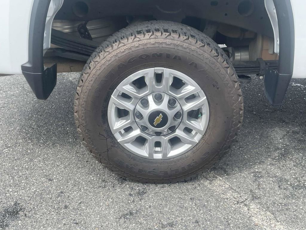 Used 2024 Chevrolet Silverado 2500 LT image 13