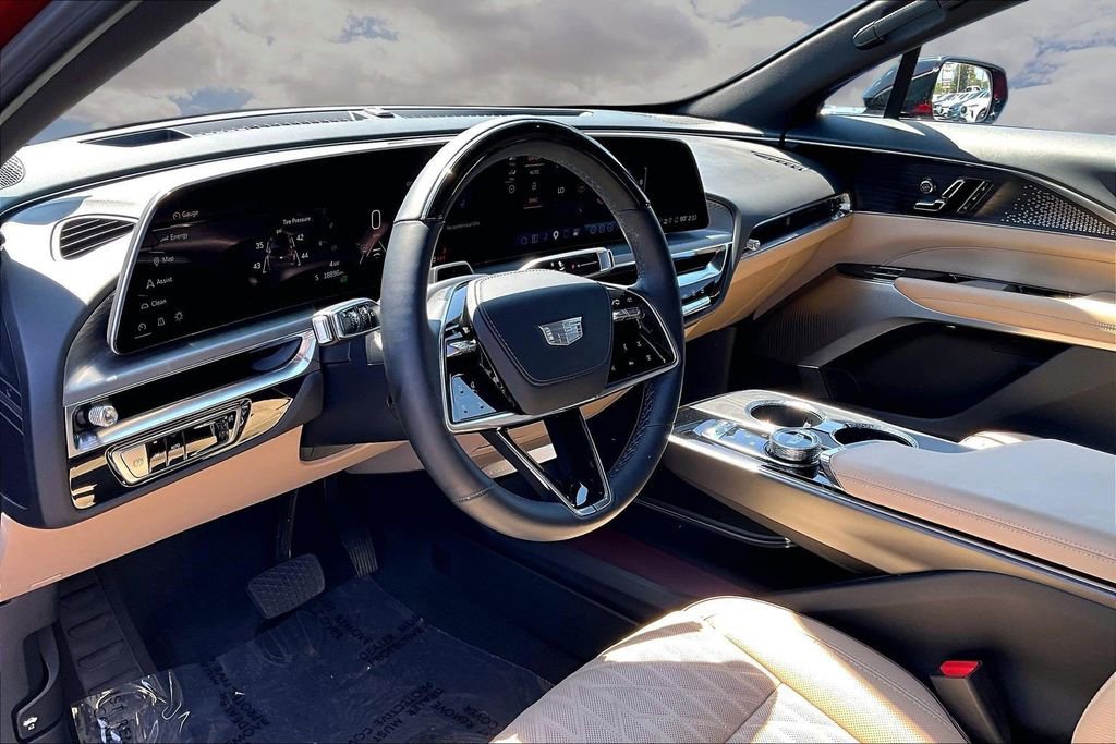 Certified 2024 Cadillac Lyriq Luxury w/ Nappa Leather Package image 17