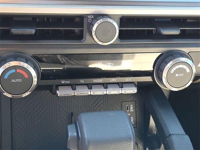 Used 2025 Toyota Tacoma TRD Sport image 24