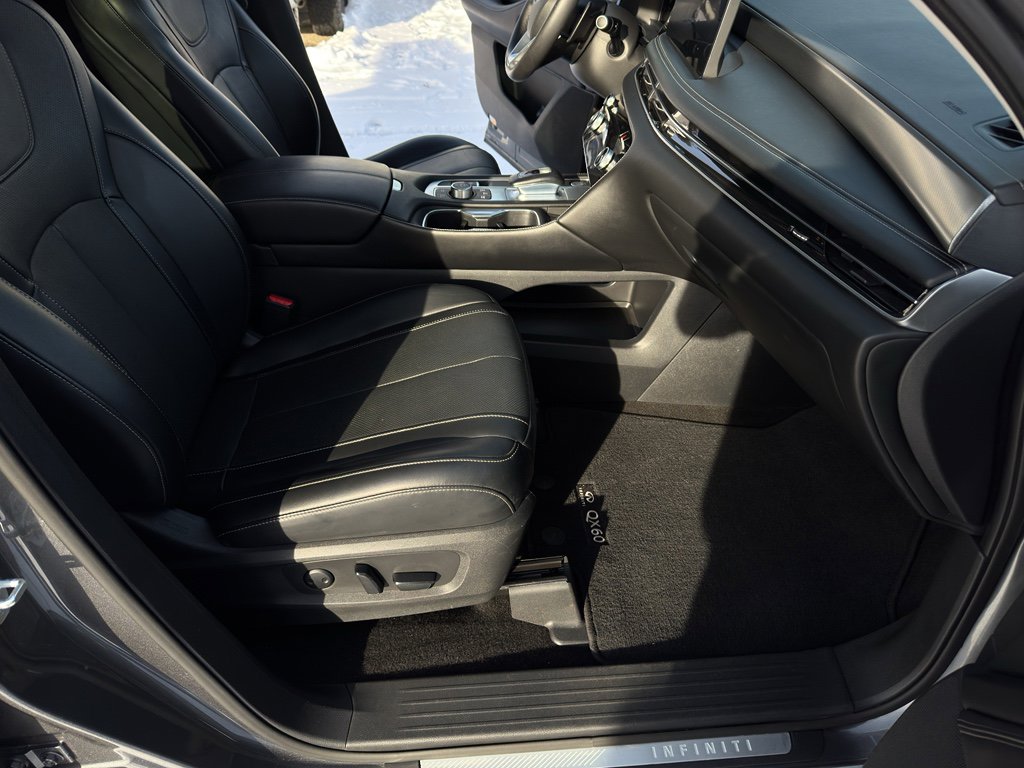 Used 2023 INFINITI QX60 Luxe image 39