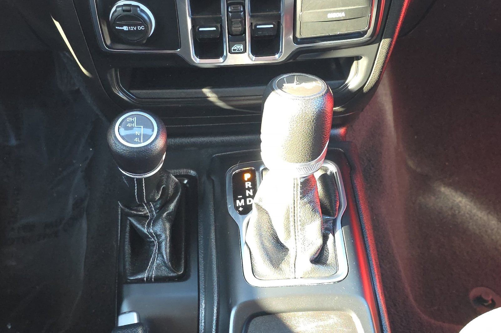 Used 2023 Jeep Wrangler Sahara image 21