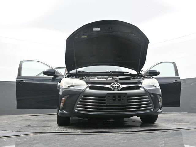 Used 2016 Toyota Camry LE image 65