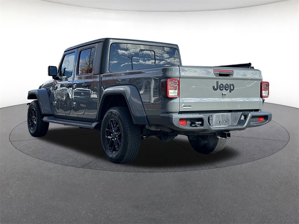 Used 2022 Jeep Gladiator Sport image 3