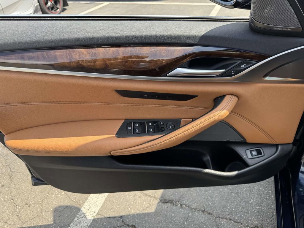 Used 2019 BMW 540i xDrive w/ Convenience Package AWD/4WD image 17