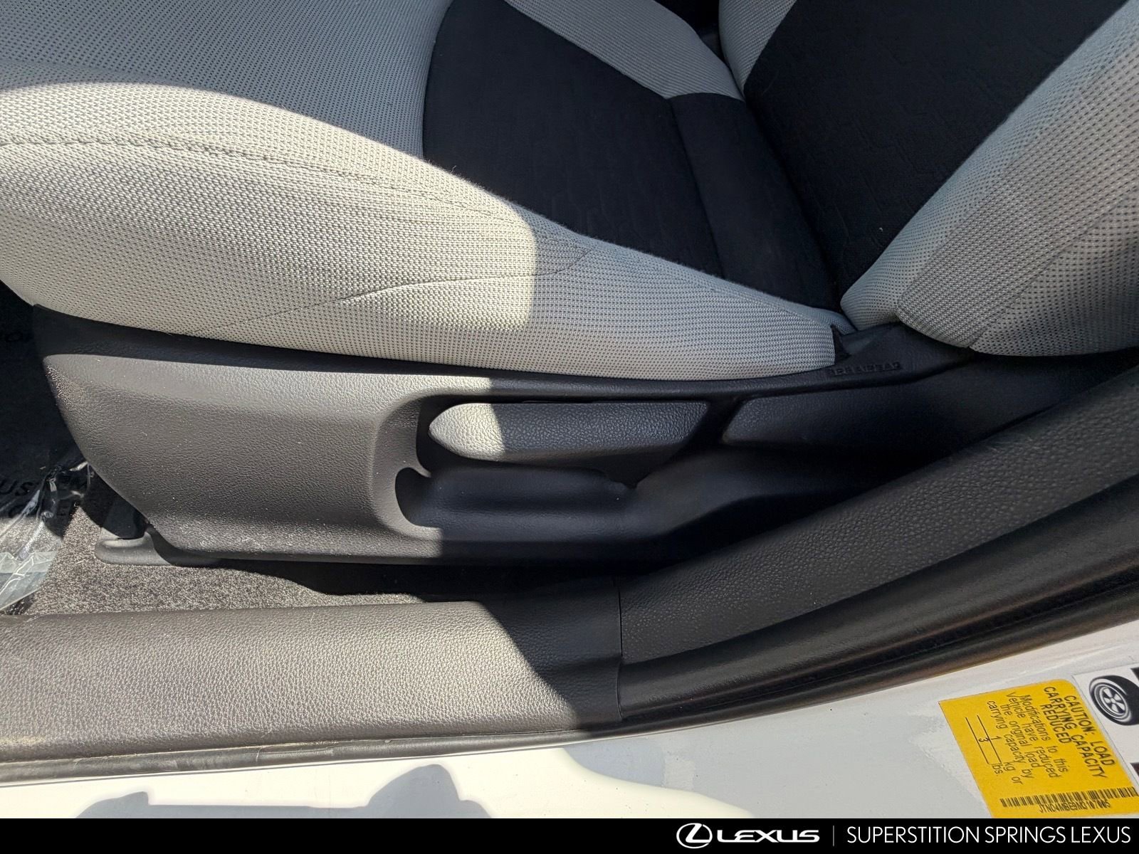 Used 2021 Toyota Corolla SE w/ SE Preferred Package image 17