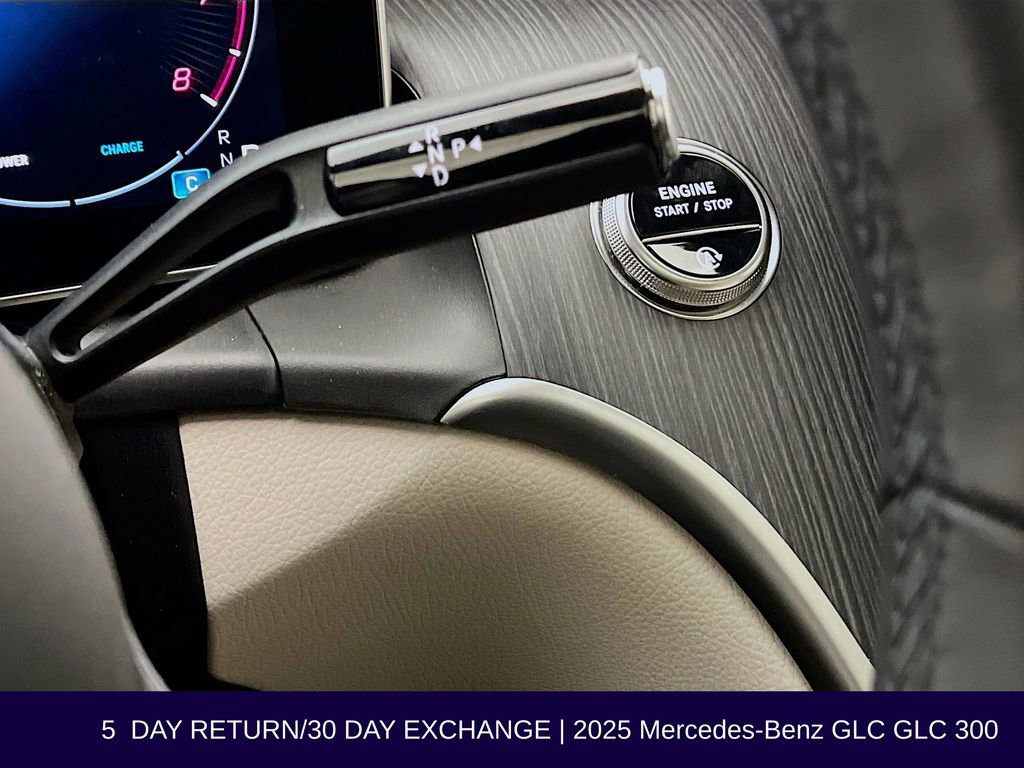 Used 2025 Mercedes-Benz GLC 300 4MATIC image 21