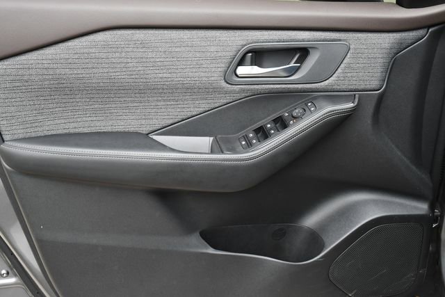 Used 2023 Nissan Rogue SV image 23