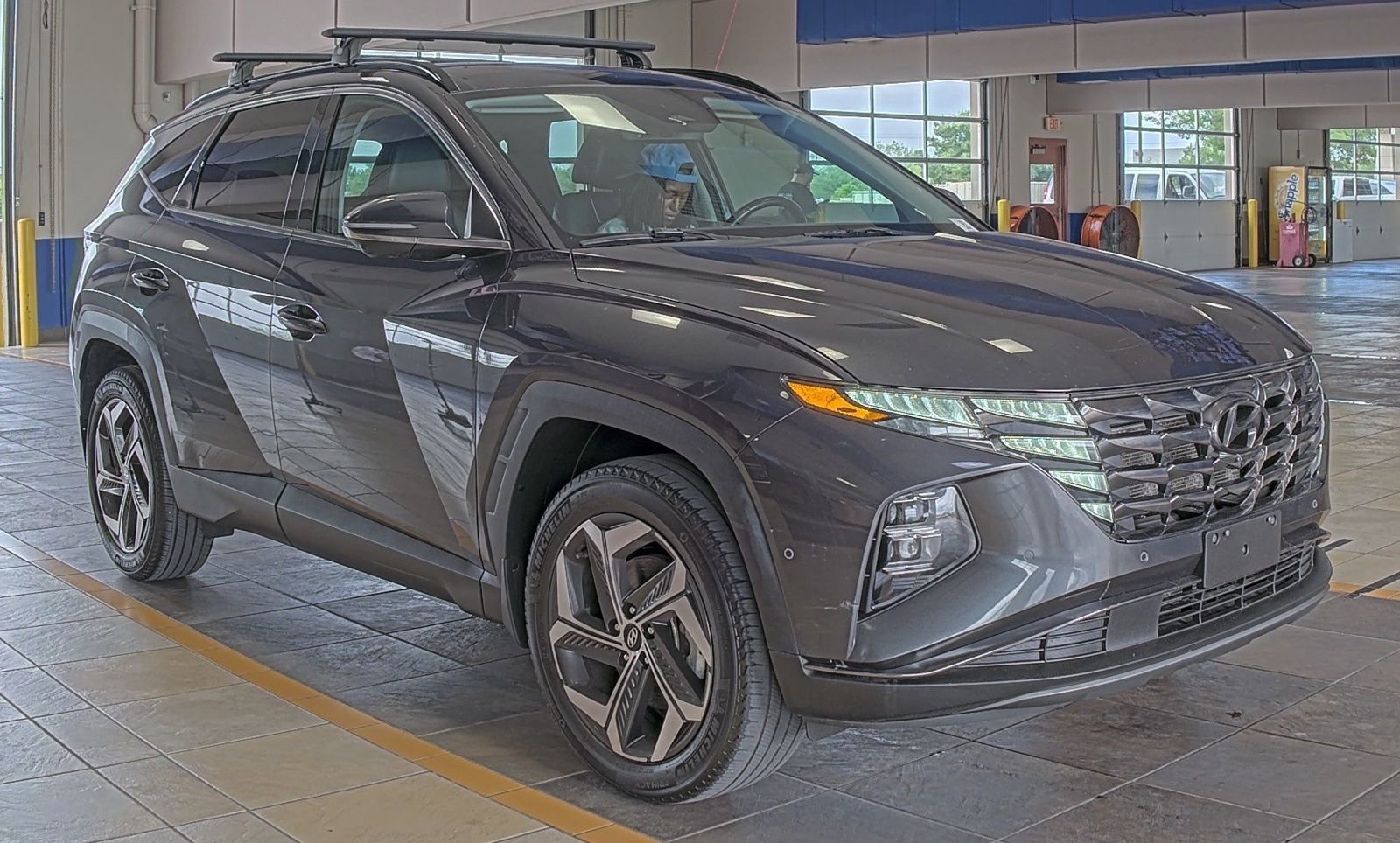 Used 2023 Hyundai Tucson Limited image 2