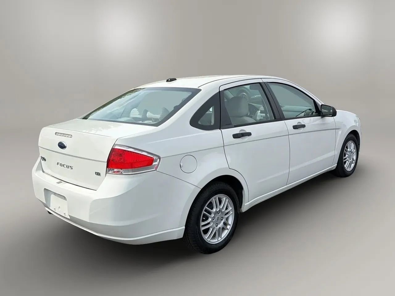 Used 2011 Ford Focus SE FWD image 5