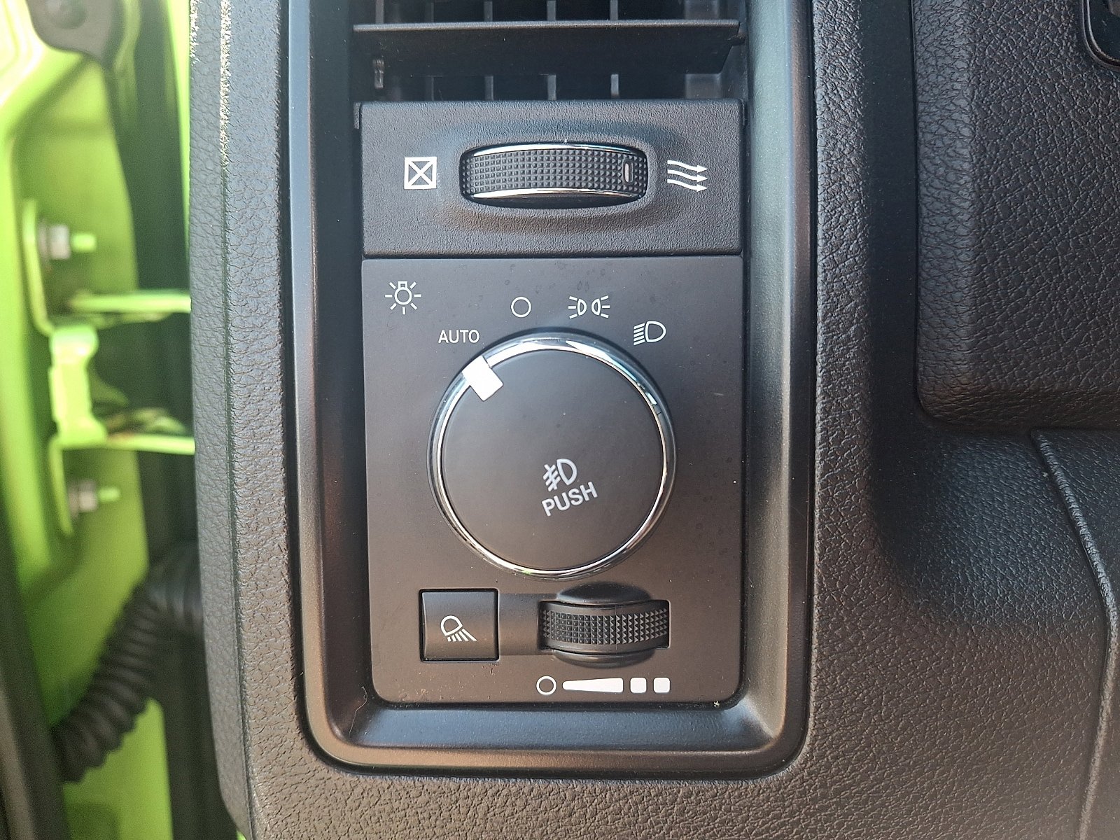Used 2017 RAM 1500 Sport w/ Sublime Green Sport Package image 25