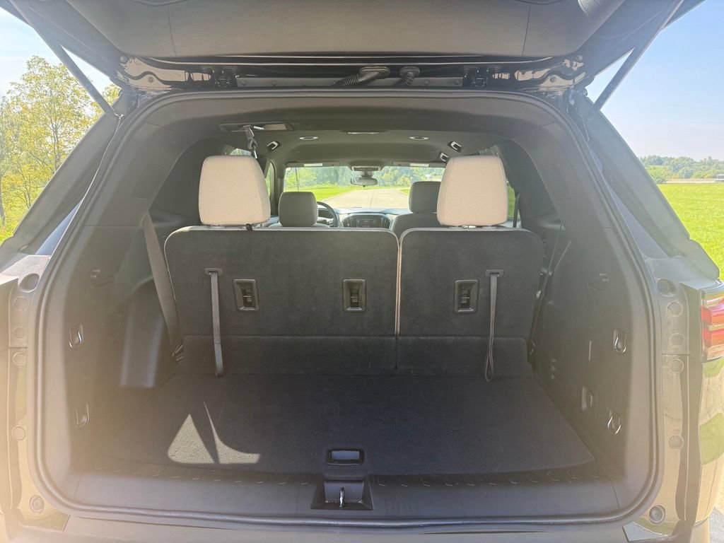 Used 2023 Chevrolet Traverse LS AWD/4WD image 6