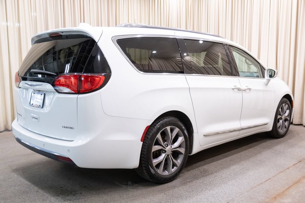 Used 2019 Chrysler Pacifica Limited FWD image 6