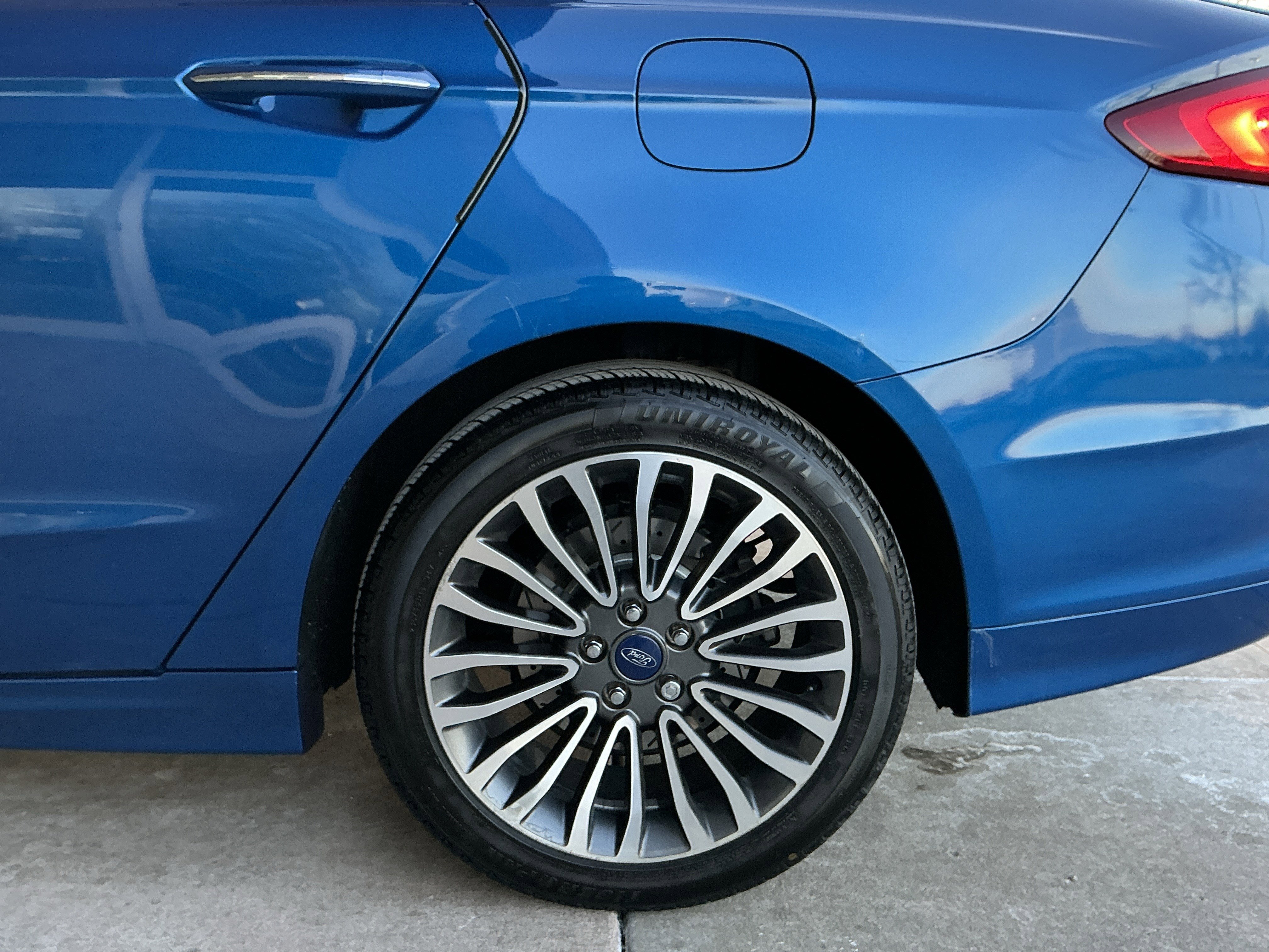 Used 2017 Ford Fusion Titanium image 23