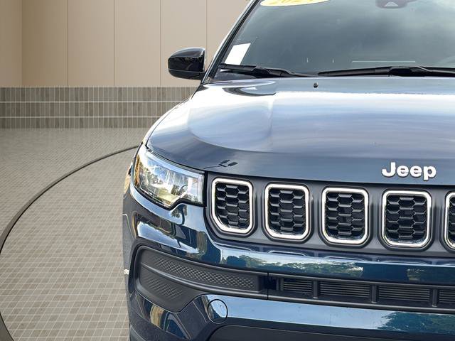 Used 2024 Jeep Compass Sport image 40