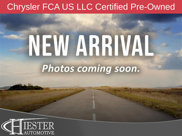 Used 2025 Chrysler Pacifica Select FWD image 2