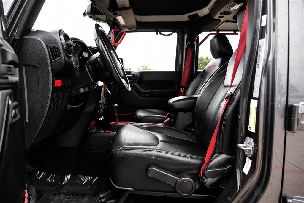 Used 2017 Jeep Wrangler Unlimited Rubicon image 3